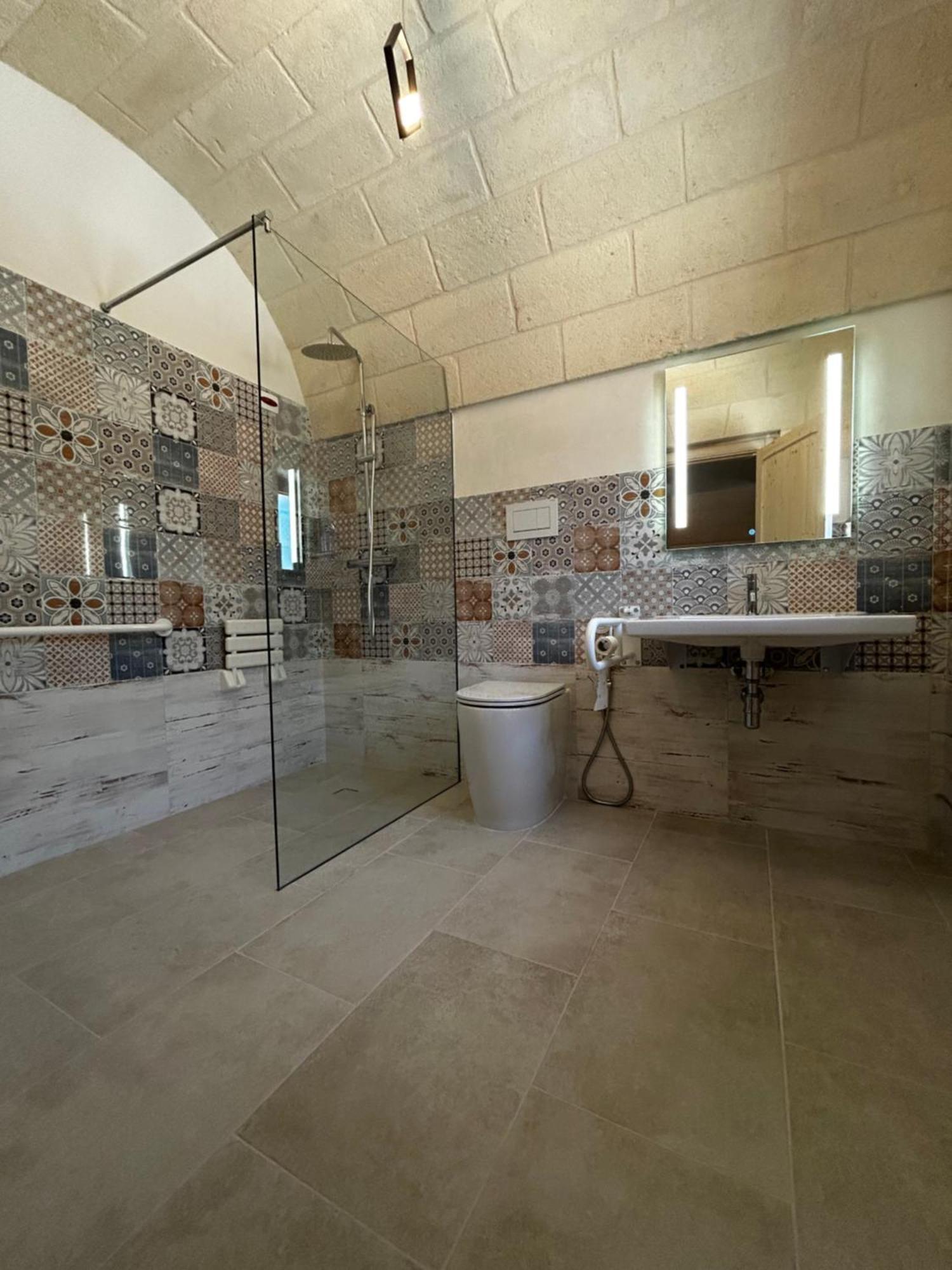 Il Trullo Di Bina Bed & Breakfast Pezze Di Greco Eksteriør bilde