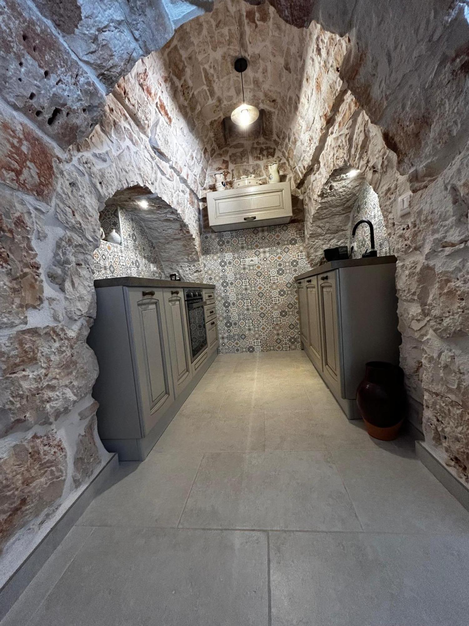 Il Trullo Di Bina Bed & Breakfast Pezze Di Greco Eksteriør bilde